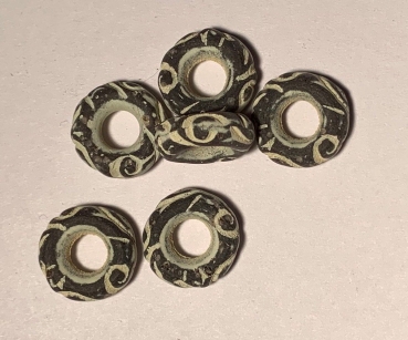 Graphitring mit Ornament